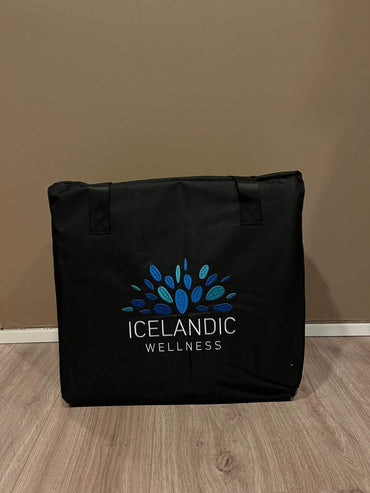 Infrarauða teppið/poki Icelandic Wellness ásamt handklæði sérhannað fyrir pokann.